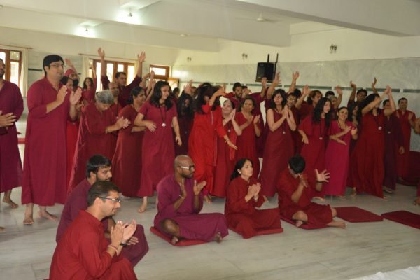 ma-dharam-jyoti-osho-meditation-camp-04